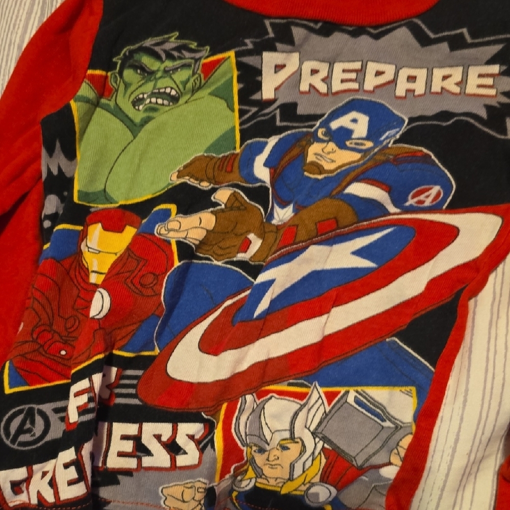 Marvel Avengers Graphic Long Sleeve Shirt